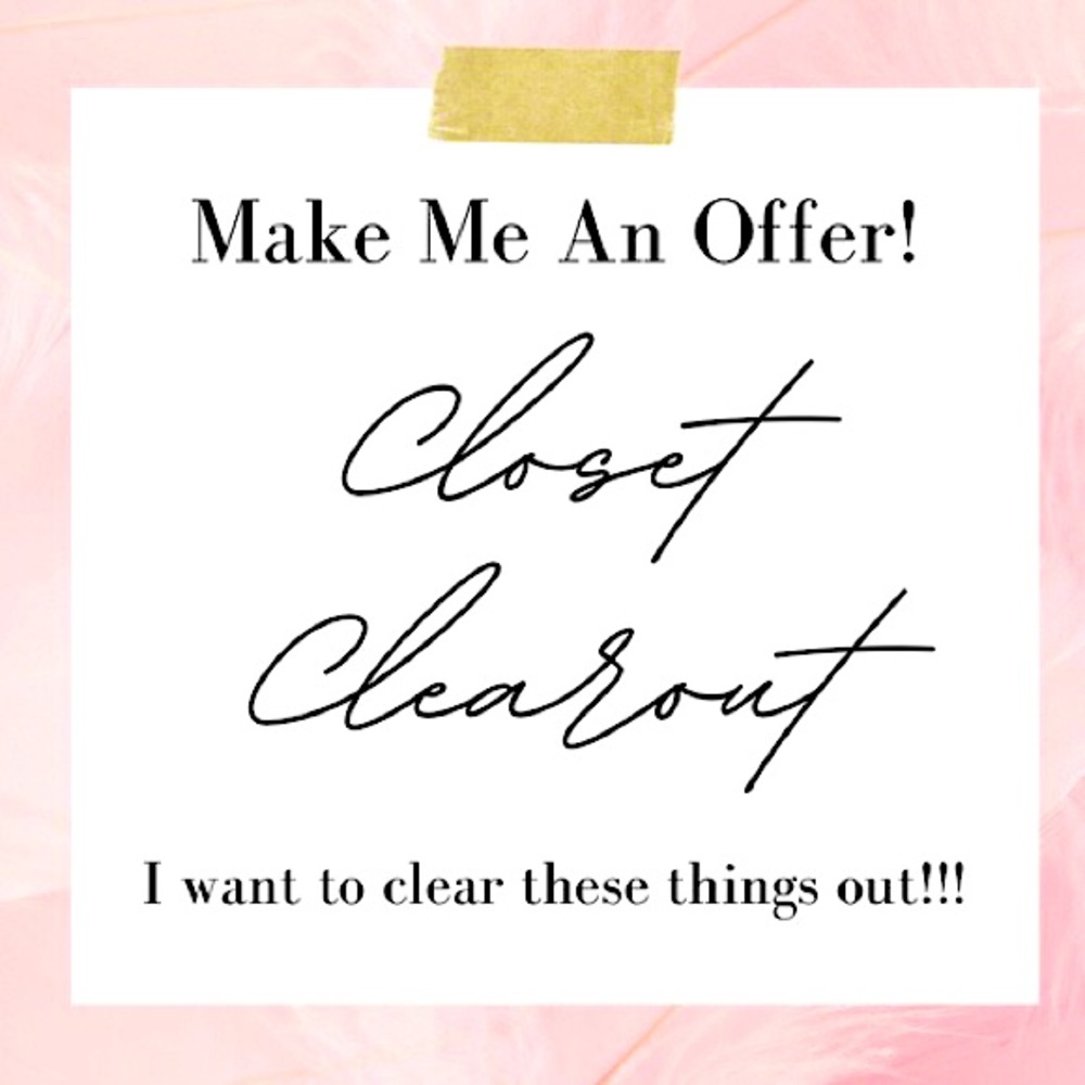 CLOSET CLEAROUT EVERYTHING NEEDS TO GO! BUNDLE UP MAKE AN OFFER FREE GIFTS 🎁